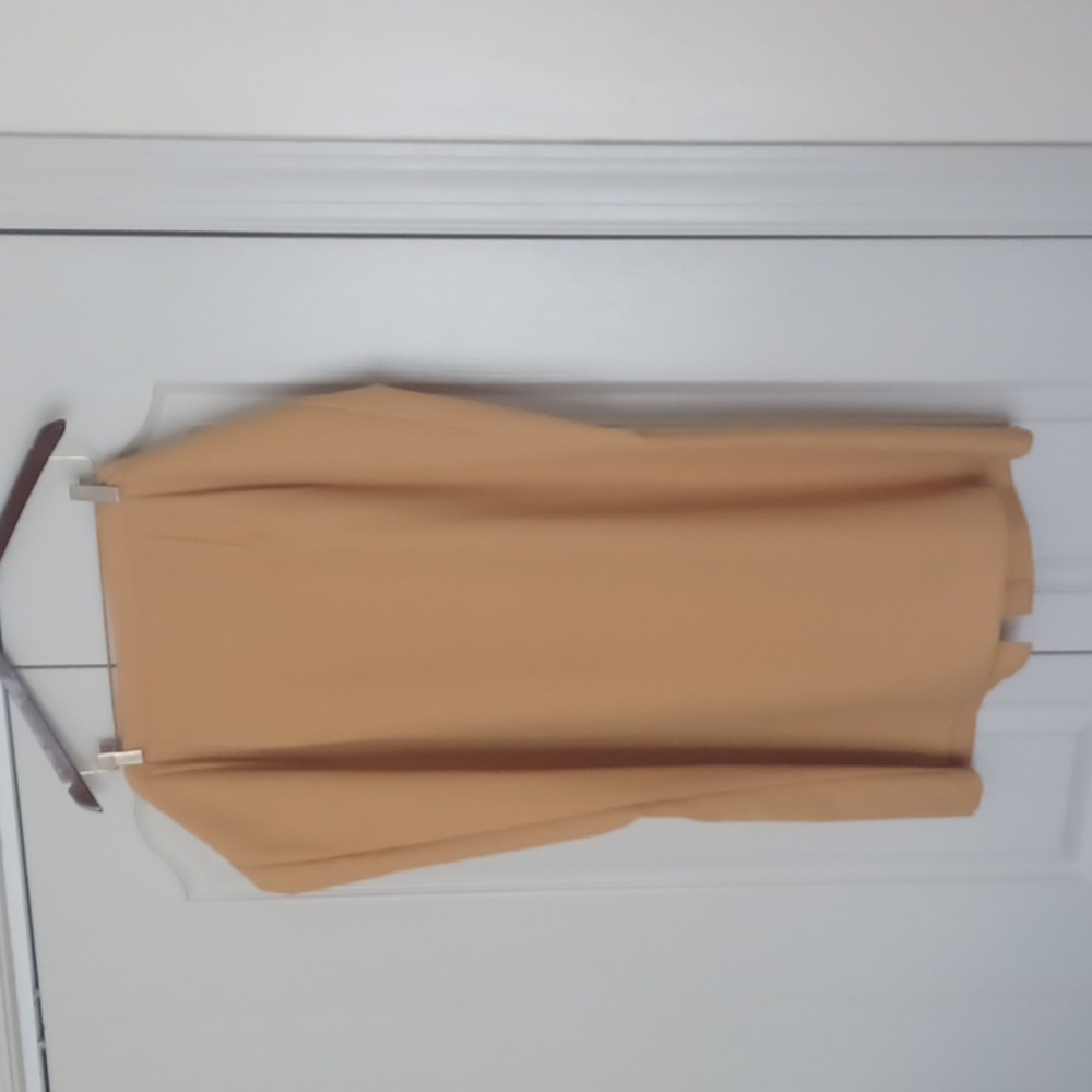 2-piece suit - Picture 2 of 3